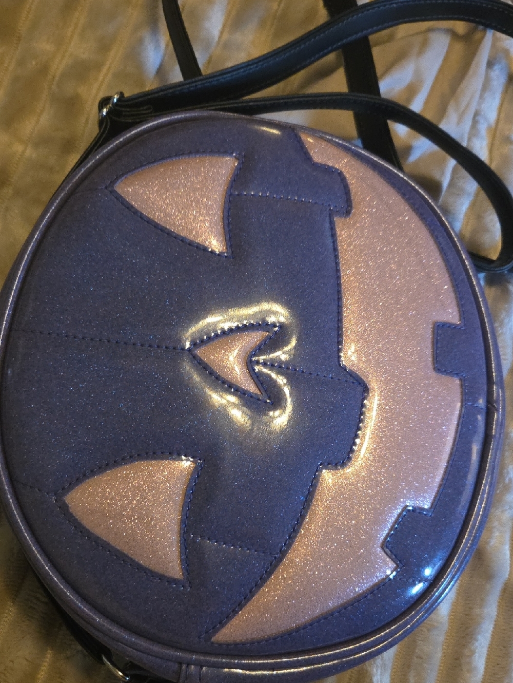 Love Pain & Stitches Pumpkin Crossbody Bag - Picture 7 of 11